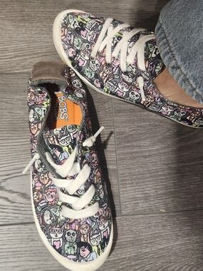 BOBS Multi-Color Character Print Lace-Up Sneakers Like New 6.5 Sz